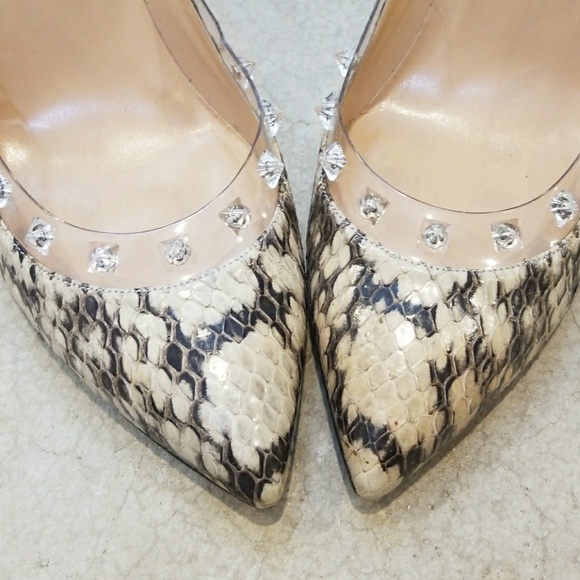 Authentic Valentino Rockstud Heels - Picture 2 of 8